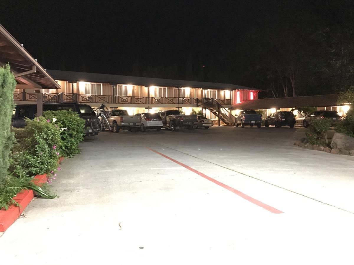 Red Bluff Inn Dış mekan fotoğraf